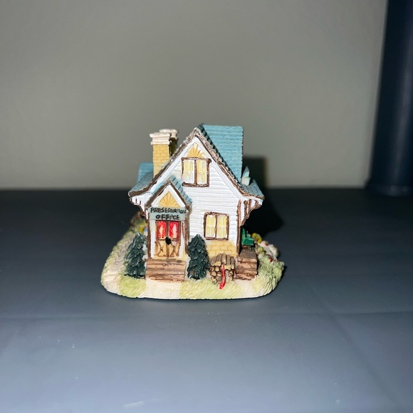 Miniature House with Blue Roof - Picture 3 of 7